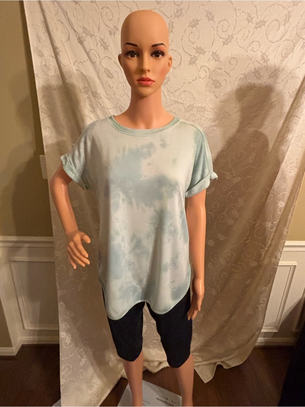 Cupio Womens M Green Tie-Dye Short Cuffed Sleeve T-Shirt (Good Condition)
